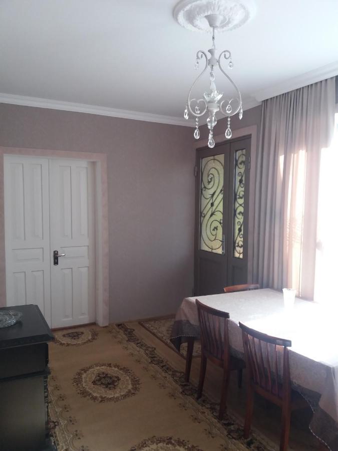 Guest House Darejani Kutaisi Ngoại thất bức ảnh