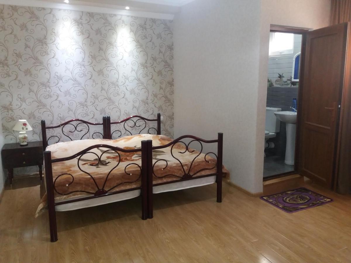Guest House Darejani Kutaisi Ngoại thất bức ảnh
