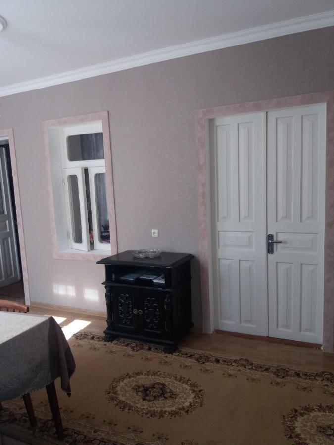 Guest House Darejani Kutaisi Ngoại thất bức ảnh