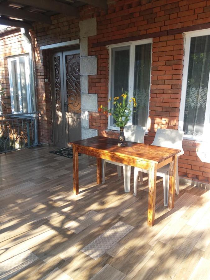 Guest House Darejani Kutaisi Ngoại thất bức ảnh