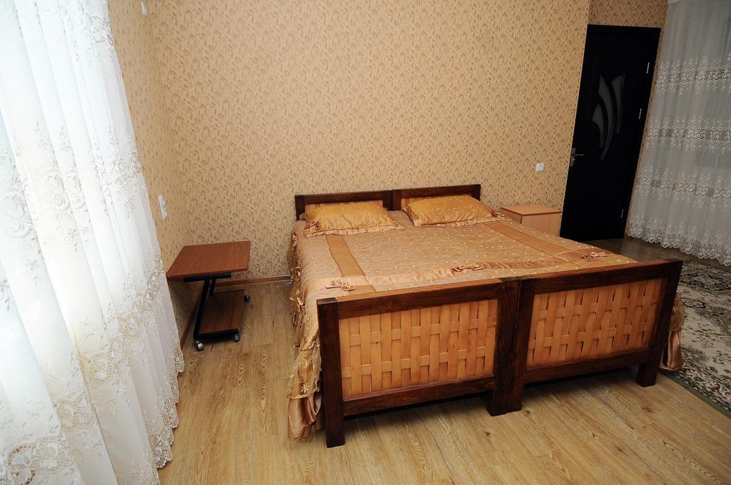 Guest House Darejani Kutaisi Ngoại thất bức ảnh