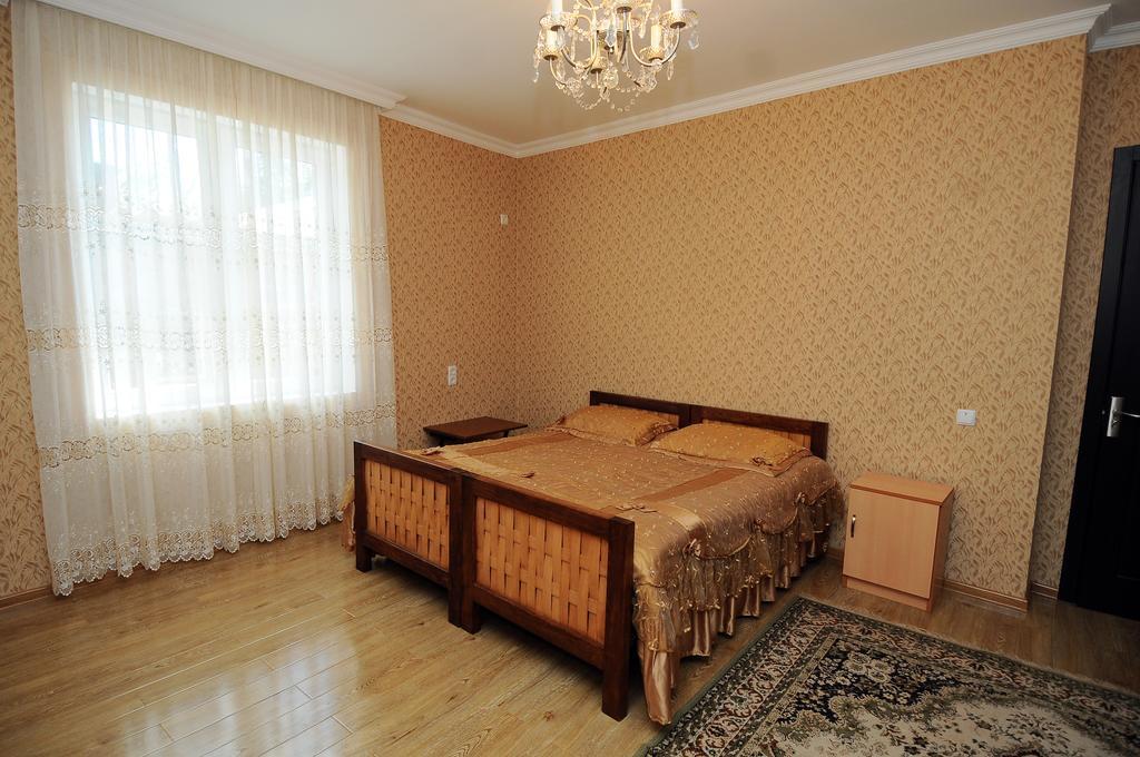 Guest House Darejani Kutaisi Ngoại thất bức ảnh